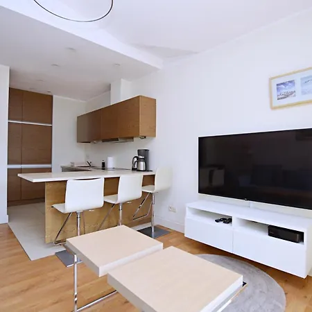 Victus Cozy Apartment With Parking And Balcony Close To The Beach By Noclegi Renters דירה סופוט