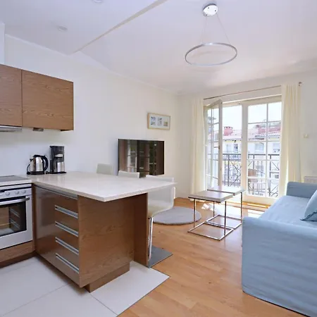 Victus Cozy With Parking And Balcony Close To The By Renters Apartman Sopot